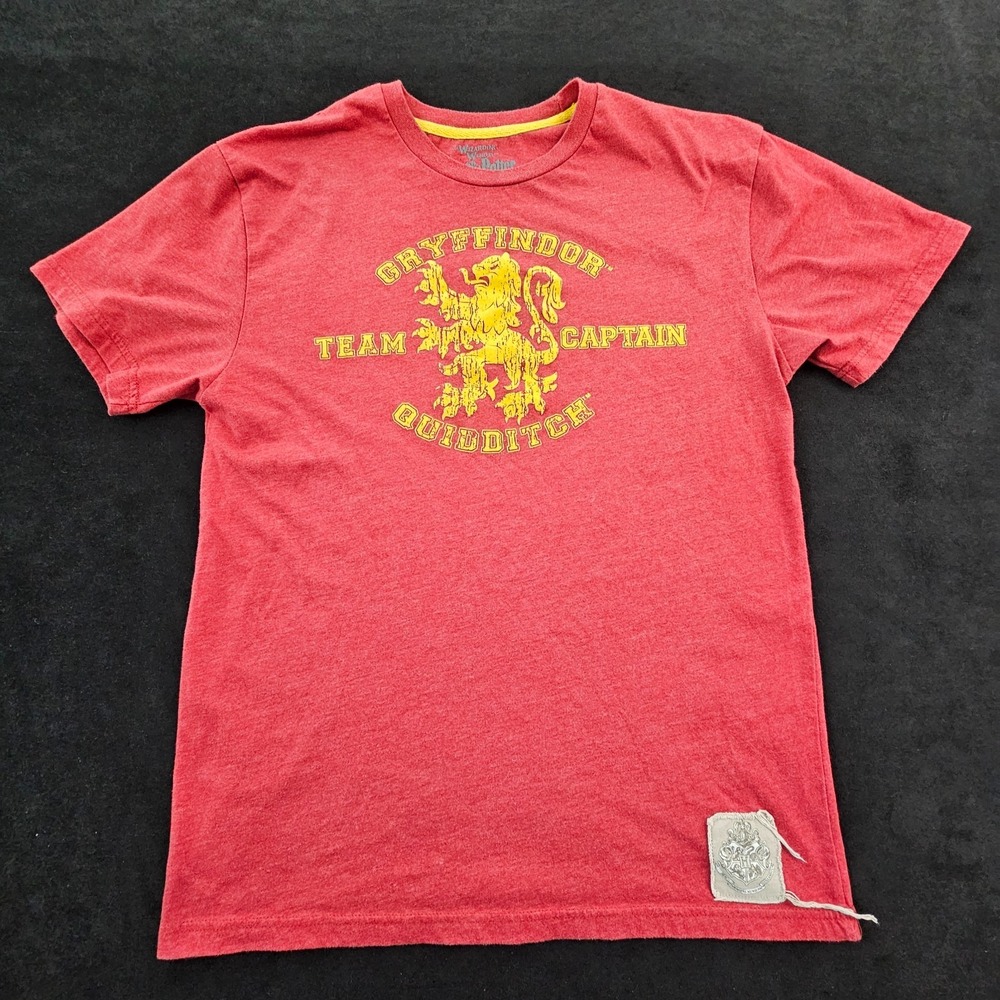 Gryffindor Quidditch Team Captain Red Short Sleeve Cotton Blend T-Shirt Men's M